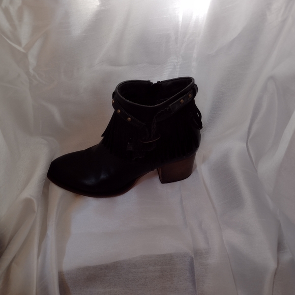 Buckle Croc Embossed chunky boots. - Picture 9 of 11